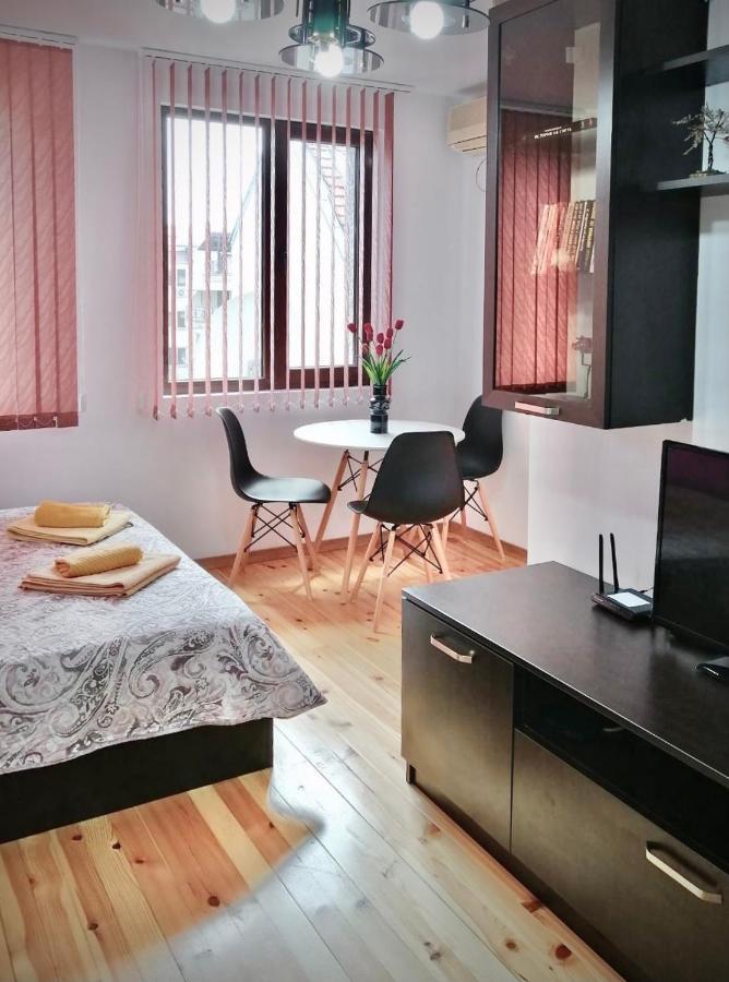 Bright Central Studio For 4 In Burgas City Exterior foto